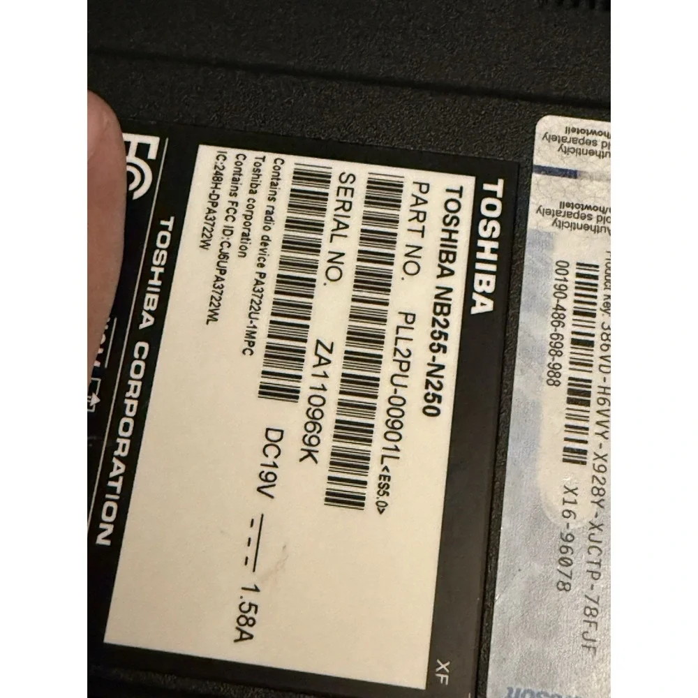 Toshiba Mini NB255-N250 10.1in. (250GB, Intel‎ Atom, 1.66GHz, 1GB) Netbook